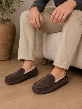 UGG Men's Brown Slippers Size 10